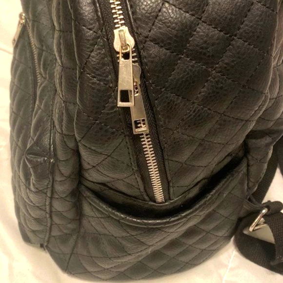♠️ NWOT Awesome Black Faux Leather Quilted Diamond Stitch Zip Closure Backpack - Picture 8 of 12